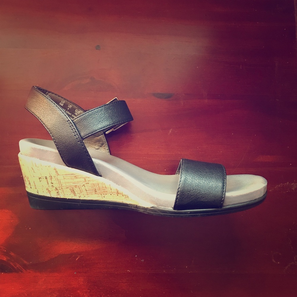 Life stride wedges for women